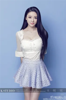 慕羽茜- 氣質美女誘人美腿寫真圖片