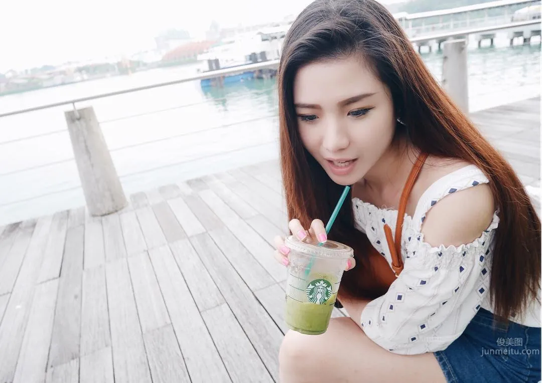Chia Ying- 长发飘逸空姐私房照_11