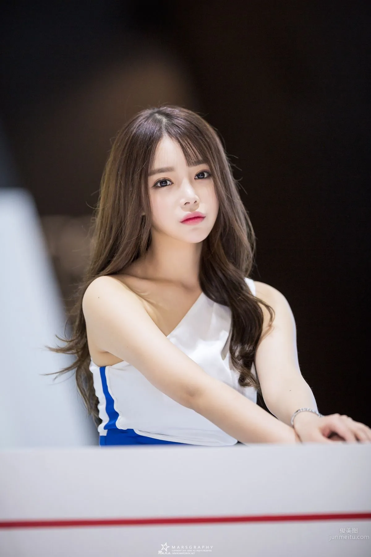 Han Ji Yeon- 甜心美女会展与家居写真_2