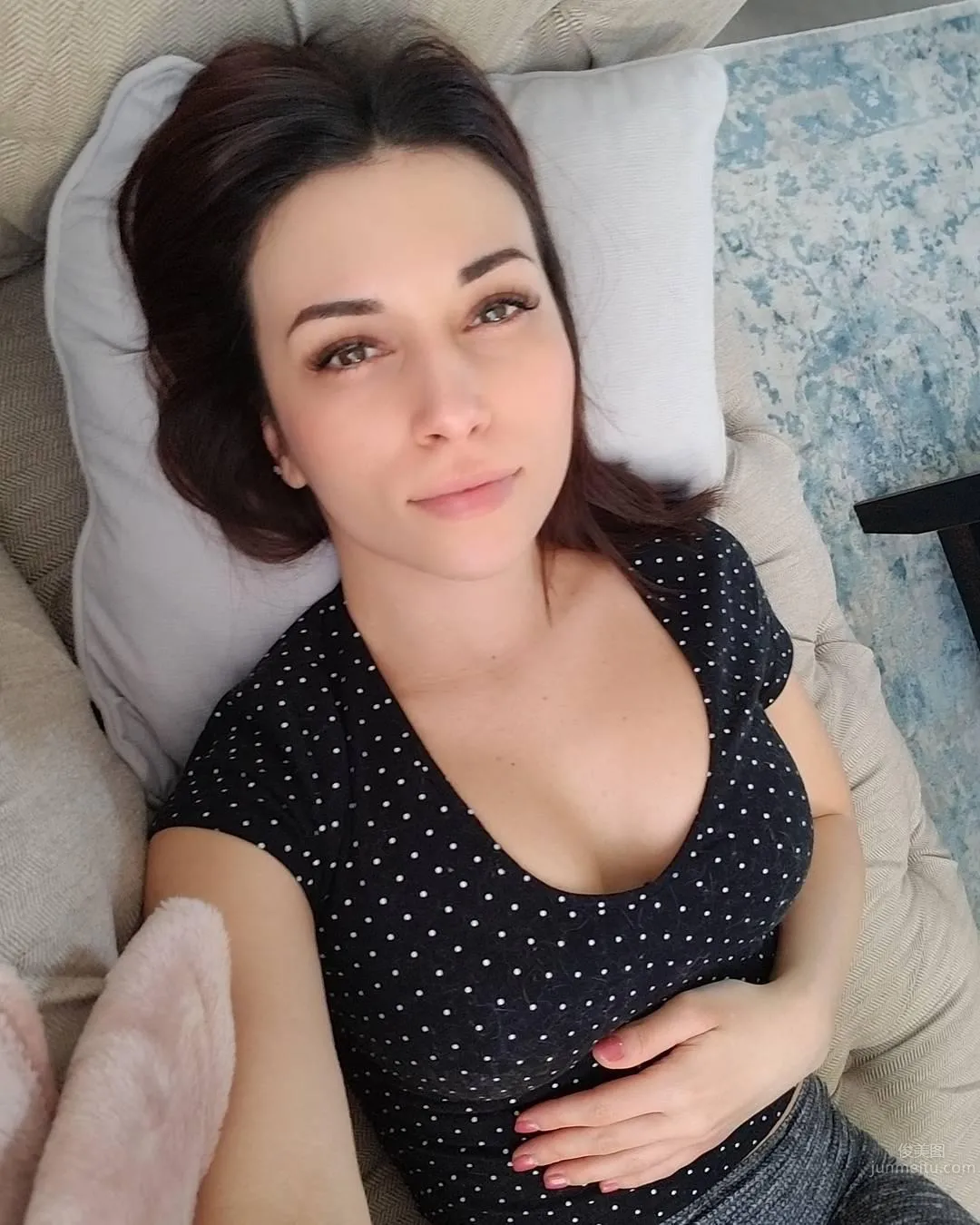 想一起激战！电玩直播妹「Alinity Divine」清新自然_30