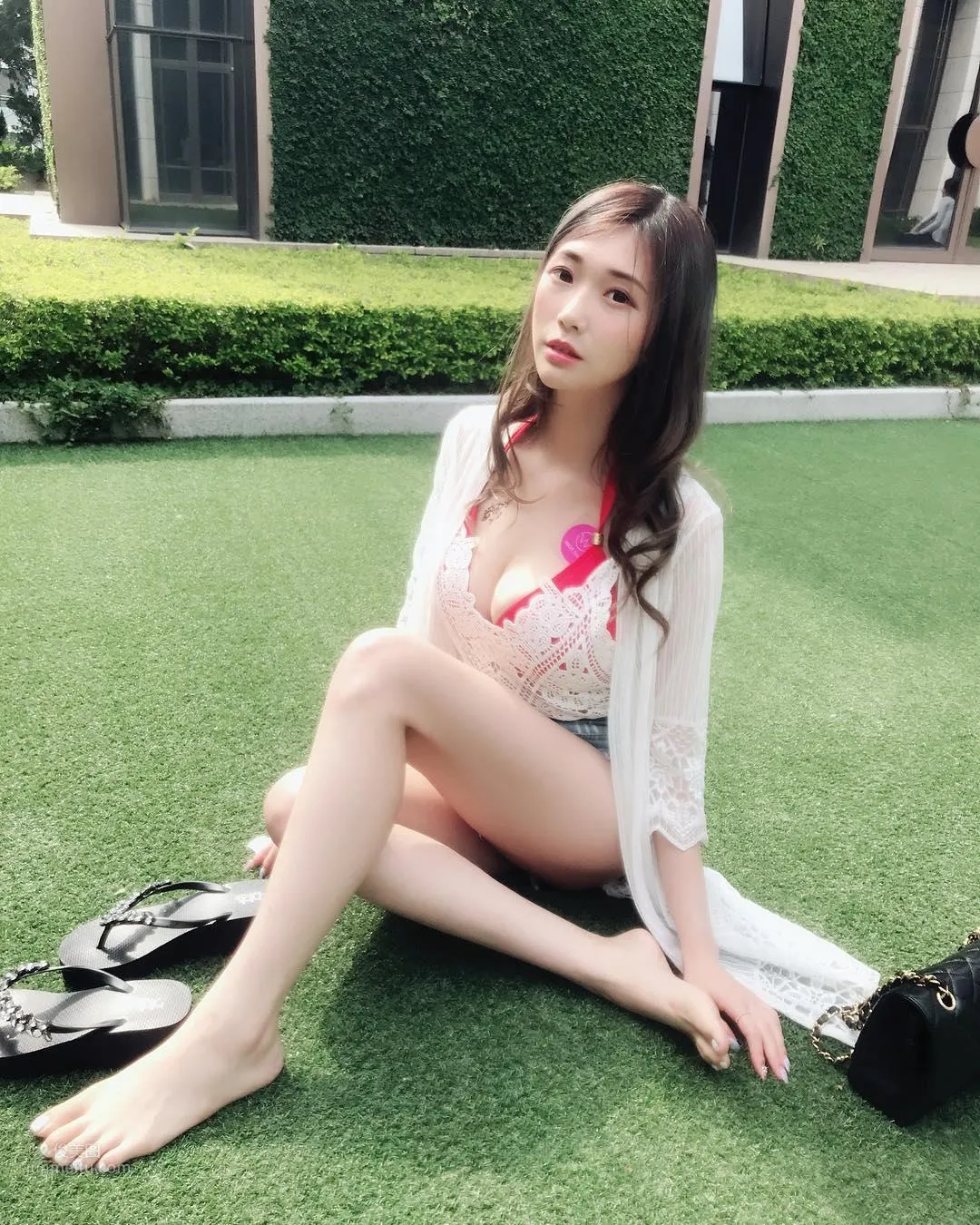 谢薇安Vivian- 台湾正妹大秀深邃事业线_13
