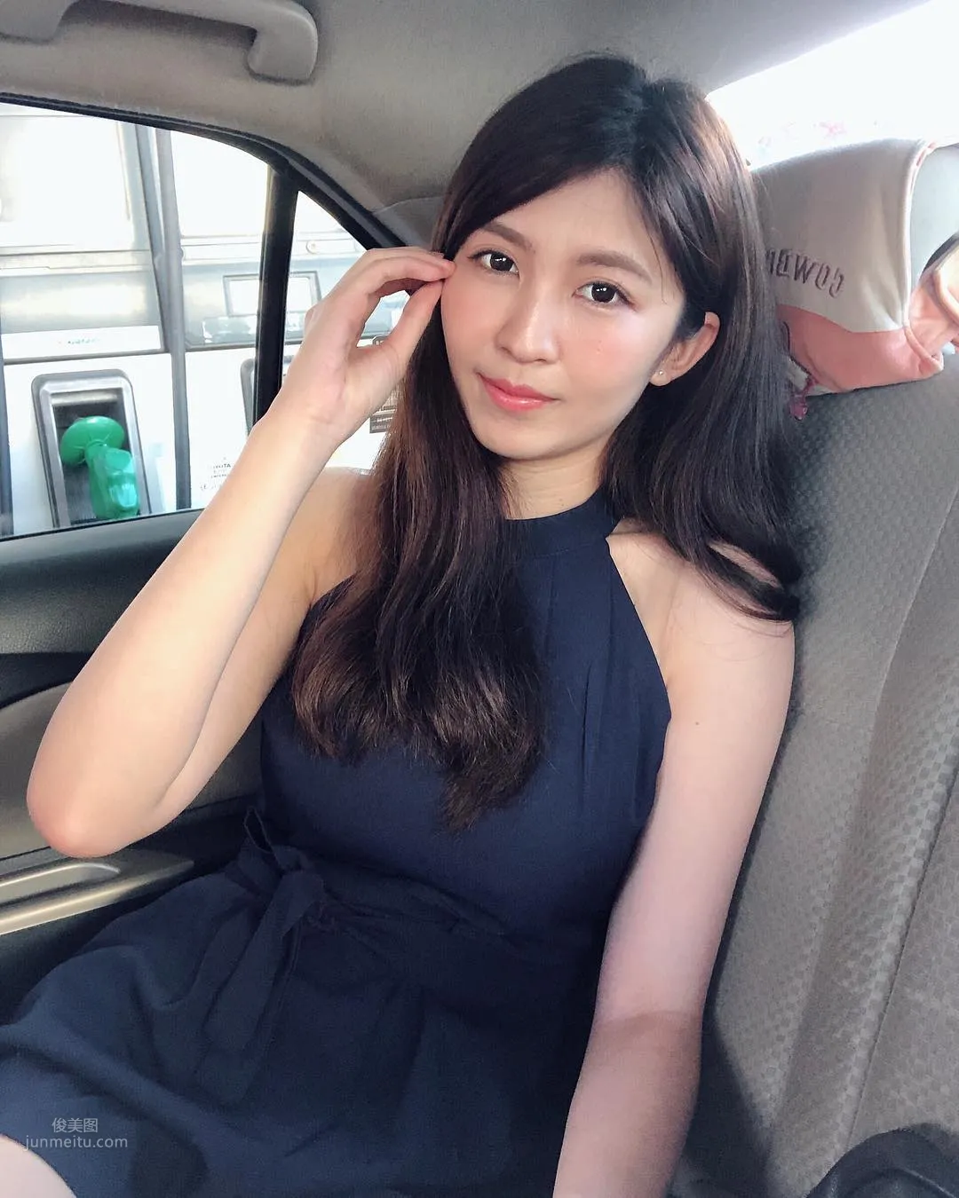 大马正妹李蔼蔚泳装照，爆好身材震惊网友_0