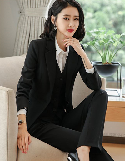 西裝美女